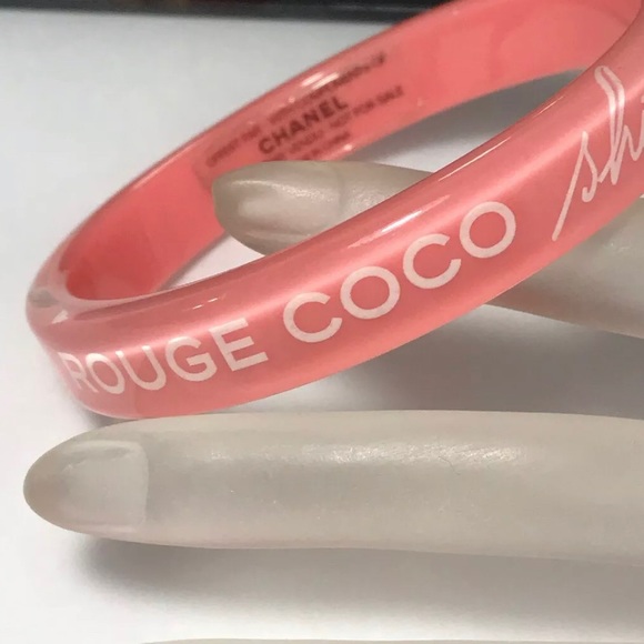 Authentic CHANEL Bangle Rouge Coco Shine Bracelet - Picture 2 of 5